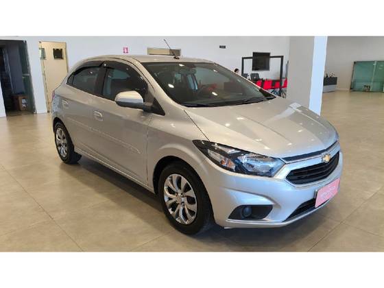 CHEVROLET ONIX 1.4 MPFI LT 8V FLEX 4P MANUAL CHEVROLET ONIX 1.4 MPFI LT 8V FLEX 4P MANUAL